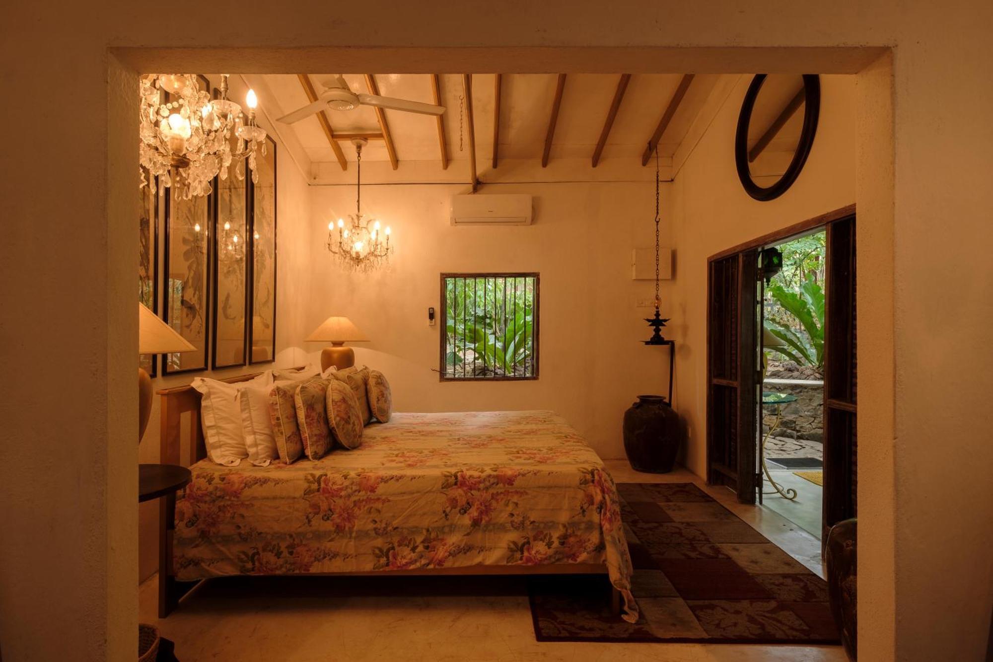 Hotel Casa Heliconia Gampaha Esterno foto